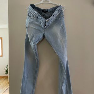 Light blue distressed jeans